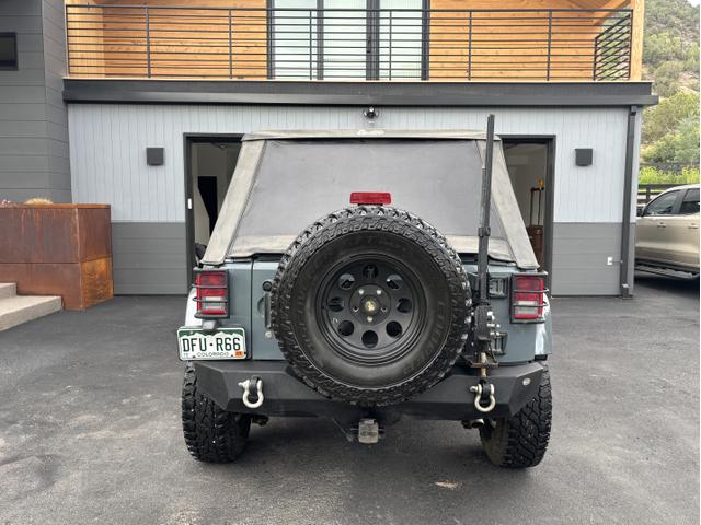 Photo of 2015 Gray Jeep Wrangler Unlimited