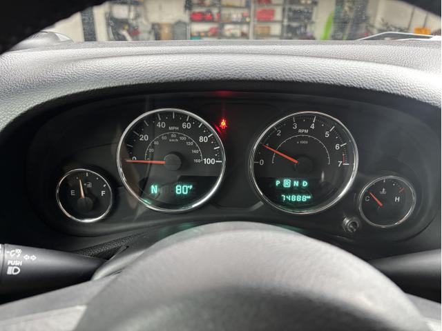 Photo of 2015 Gray Jeep Wrangler Unlimited