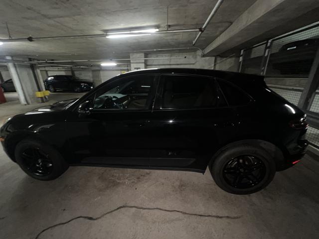 Photo of 2018 Black Porsche Macan
