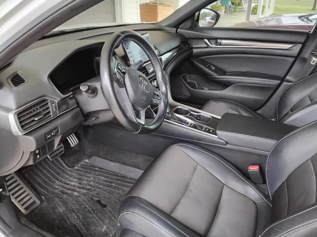 Photo of 2018 White Honda Accord