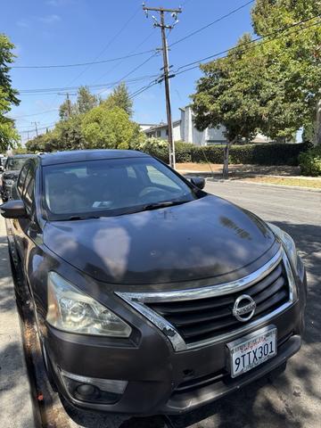 Photo of 2013 Gray Nissan Altima