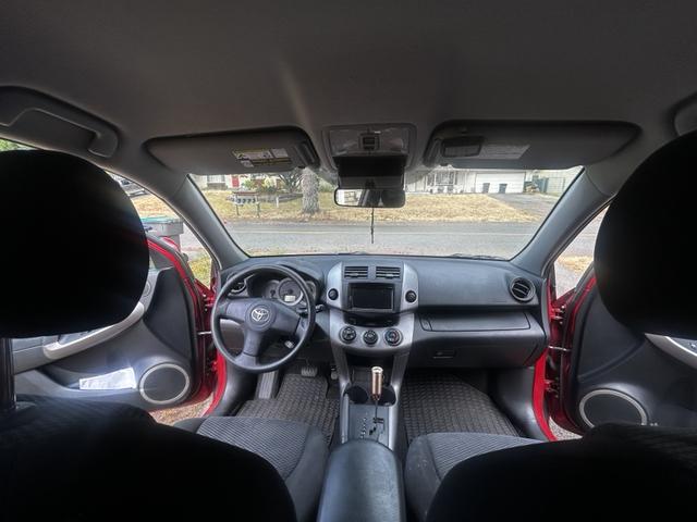 Photo of 2006 Red Toyota RAV4