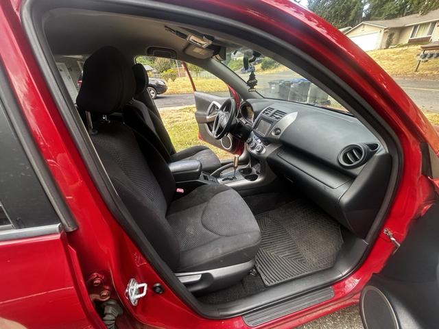 Photo of 2006 Red Toyota RAV4
