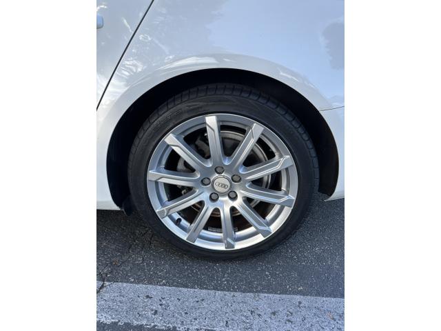 Photo of 2011 White Audi A4