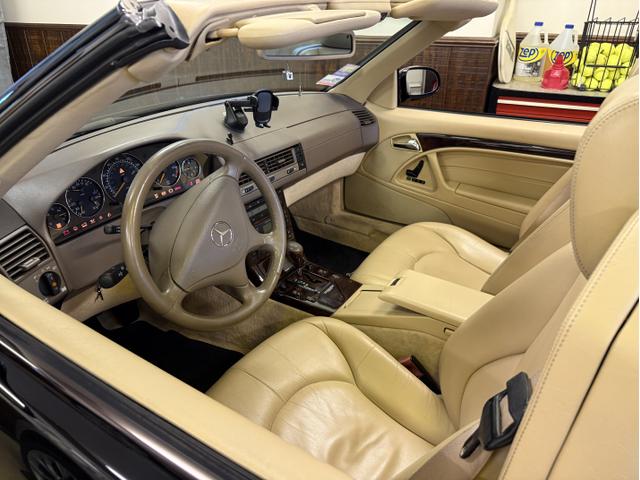 Photo of 2000 Black Mercedes-Benz SL-Class