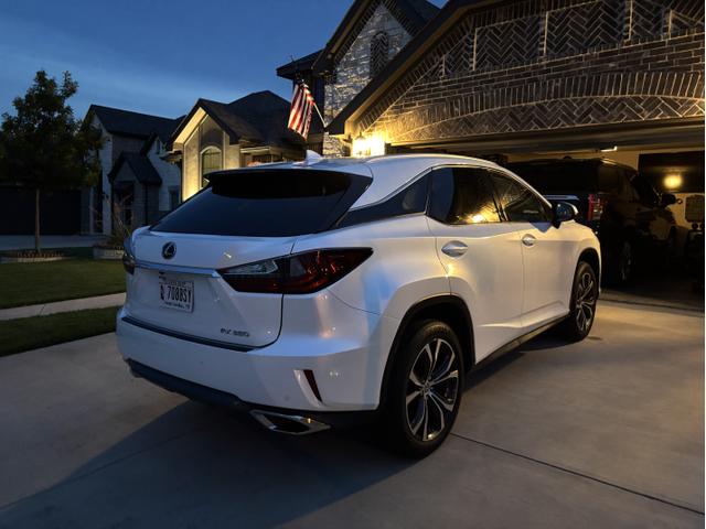 Photo of 2017 White Lexus RX 350