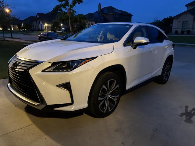 Photo of 2017 White Lexus RX 350
