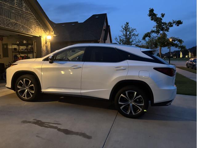 Photo of 2017 White Lexus RX 350