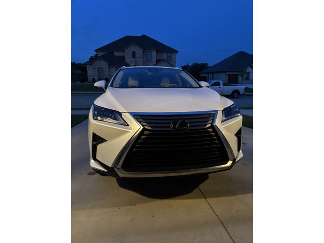 Photo of 2017 White Lexus RX 350