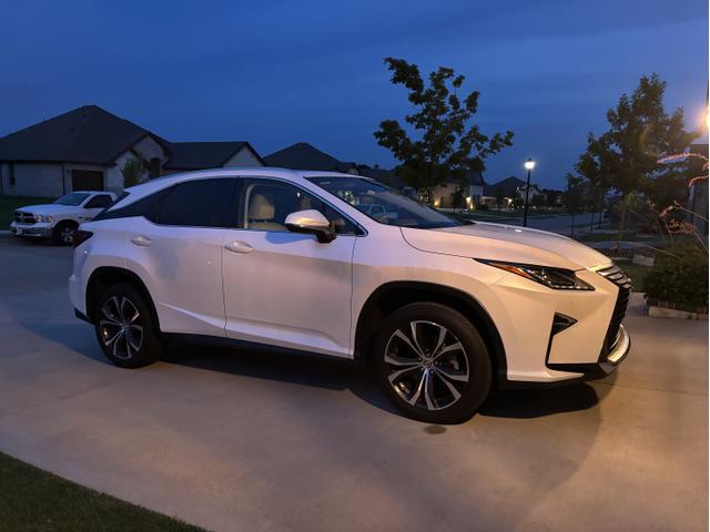 Photo of 2017 White Lexus RX 350