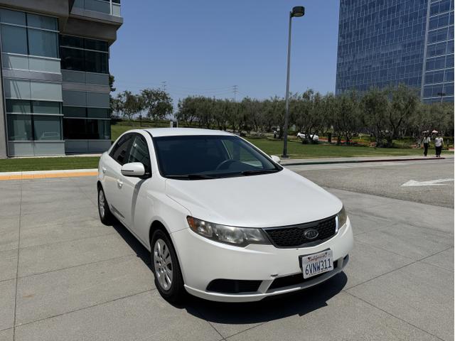 Photo of 2012 White Kia Forte