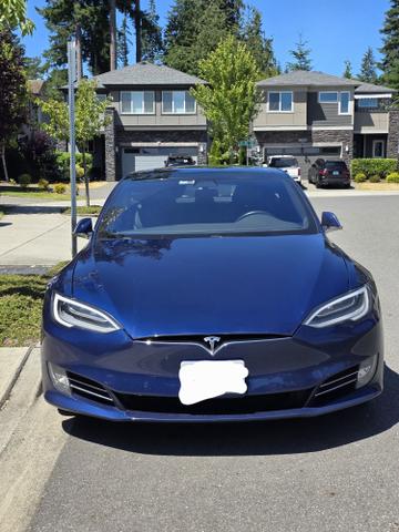 Photo of 2018 Blue Tesla Model S