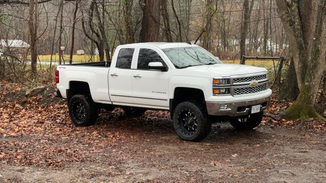 Photo of 2014 White Chevrolet Silverado 1500