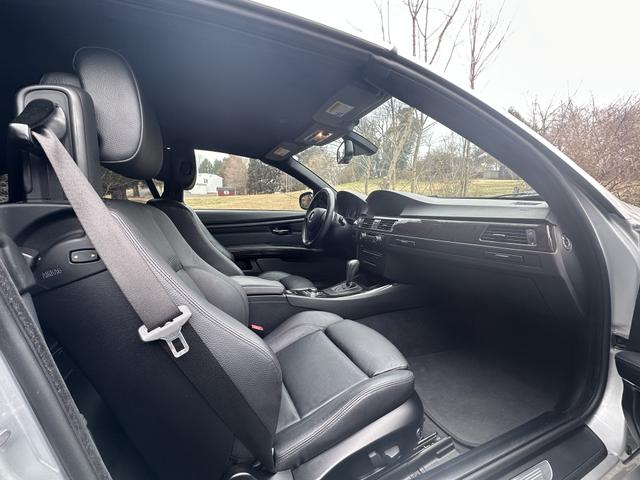 Photo of 2011 Silver BMW 335