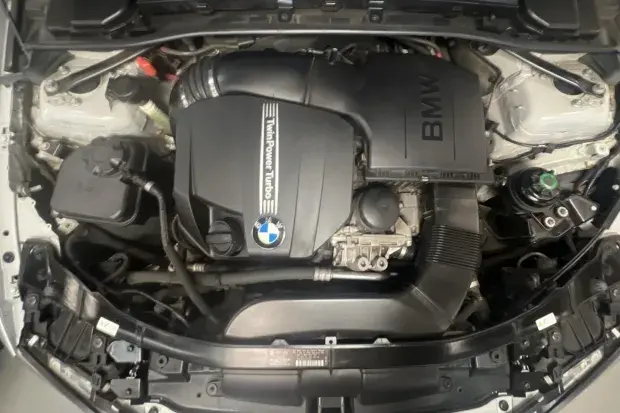 Photo of 2011 Silver BMW 335