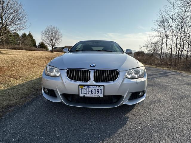 Photo of 2011 Silver BMW 335