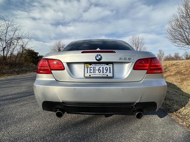 Photo of 2011 Silver BMW 335