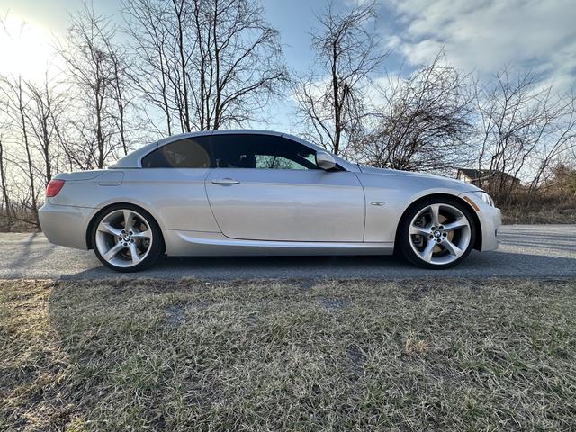 Photo of 2011 Silver BMW 335