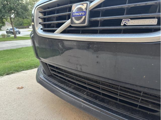 Photo of 2010 Black Volvo S40