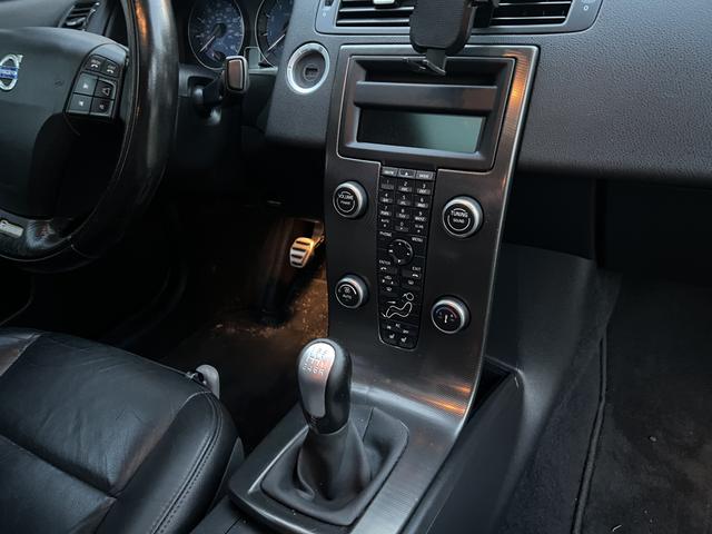 Photo of 2010 Black Volvo S40