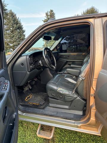 Photo of 2001 Beige Chevrolet Silverado 2500