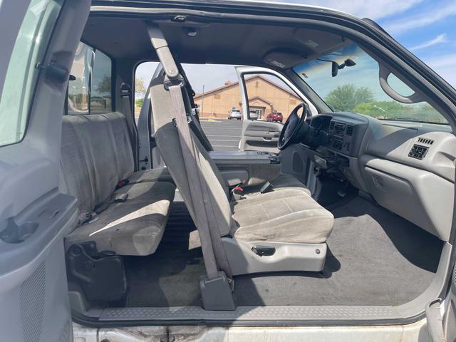 Photo of 2001 White Ford F-250