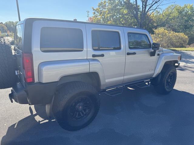 Photo of 2008 Silver Hummer H3