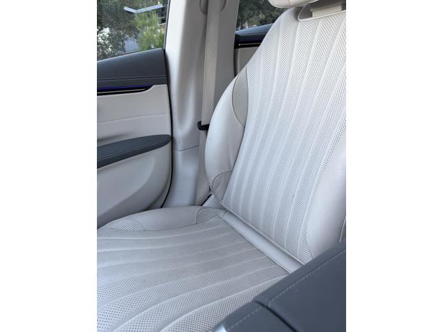 Photo of 2022 Red Mercedes-Benz EQS 580