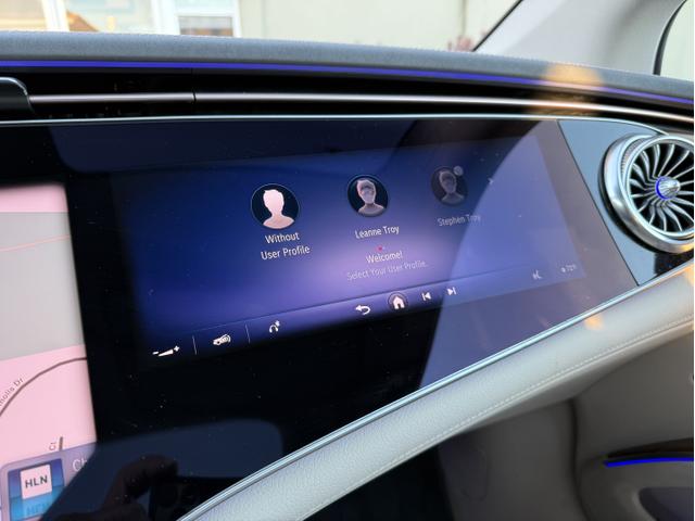 Photo of 2022 Red Mercedes-Benz EQS 580