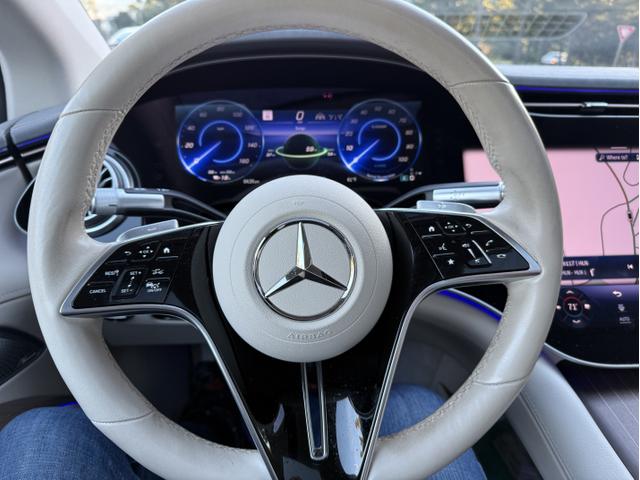 Photo of 2022 Red Mercedes-Benz EQS 580