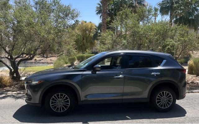 Photo of 2017 Gray Mazda CX-5
