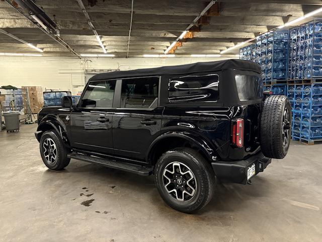 Photo of 2022 Black Ford Bronco