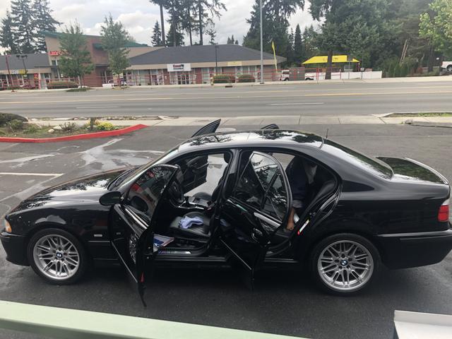 Photo of 2000 Black BMW M5