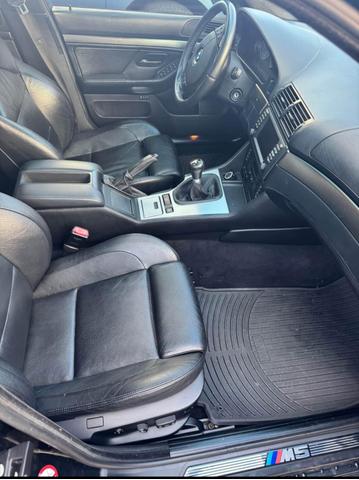 Photo of 2000 Black BMW M5
