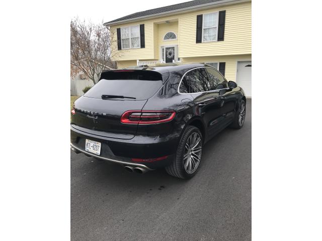 Photo of 2015 Black Porsche Macan