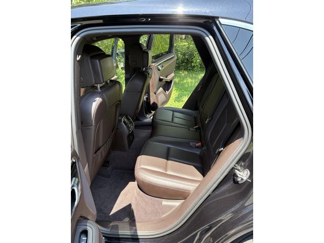 Photo of 2015 Black Porsche Macan