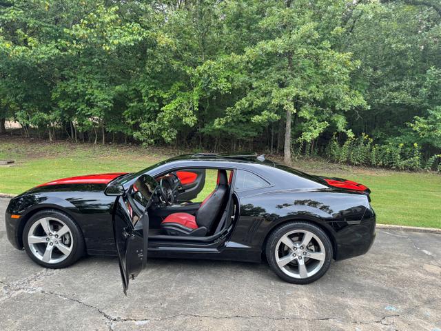 Photo of 2011 Black Chevrolet Camaro
