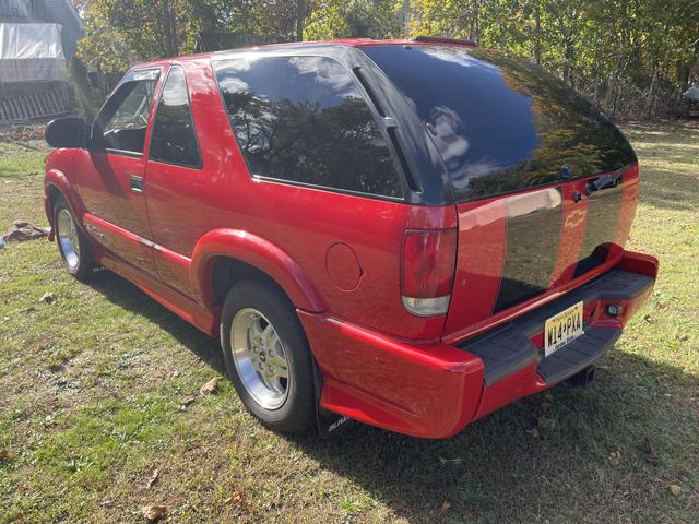 Photo of 2002 Red Chevrolet Blazer