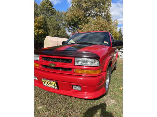 Photo of 2002 Red Chevrolet Blazer