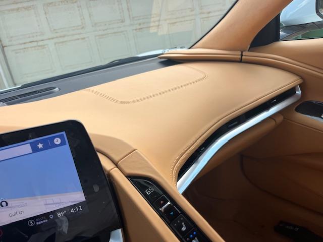 Photo of 2022 White Chevrolet Corvette