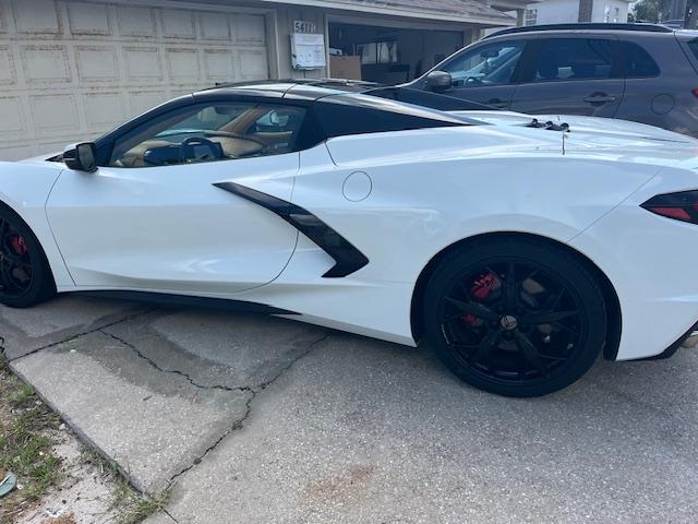 Photo of 2022 White Chevrolet Corvette
