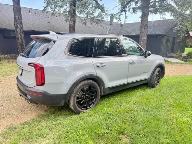 Photo of 2022 Gray Kia Telluride