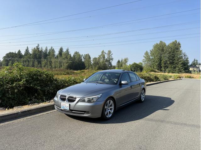Photo of 2009 Gray BMW 535