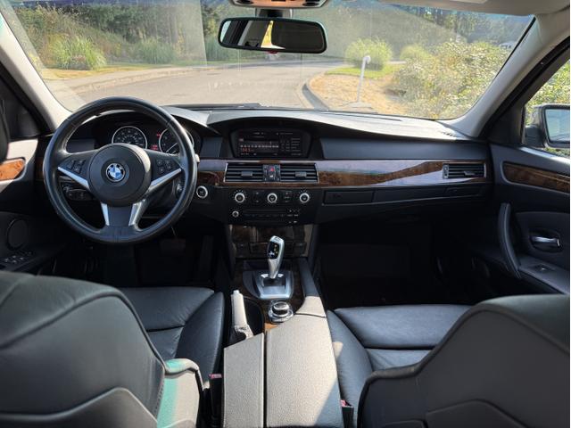 Photo of 2009 Gray BMW 535