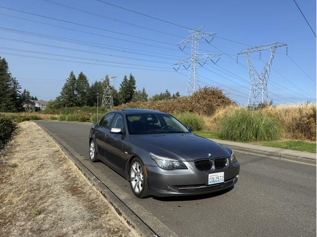 Photo of 2009 Gray BMW 535