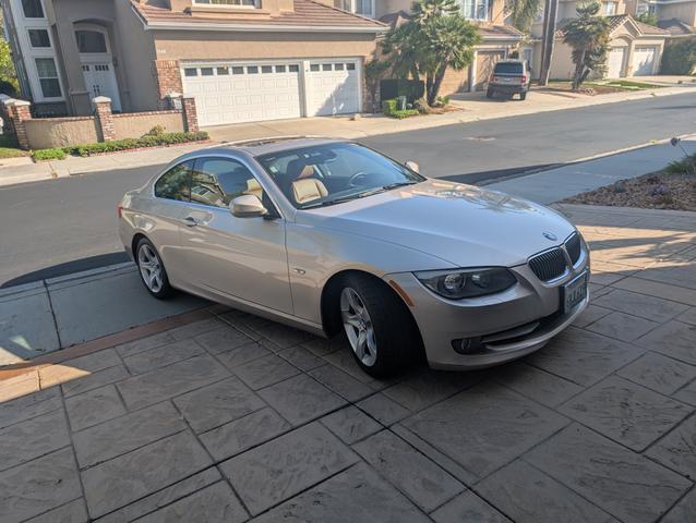 Photo of 2012 Gold BMW 335