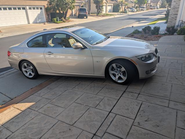 Photo of 2012 Gold BMW 335