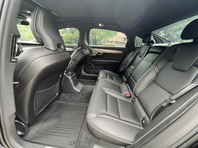 Photo of 2020 Black Volvo S90 Recharge Plug-In Hybrid