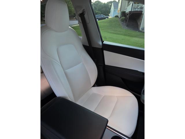 Photo of 2021 White Tesla Model Y