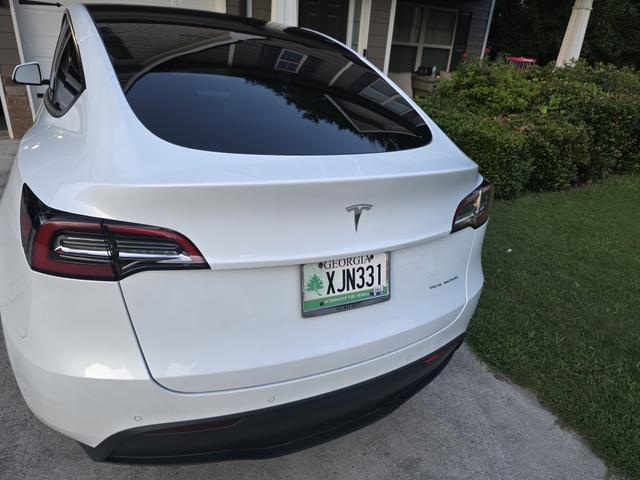 Photo of 2021 White Tesla Model Y